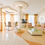 Дава се под наем Тристаен апартамент в София, Борово - 140 кв.м за 1000 € - Снимка #1