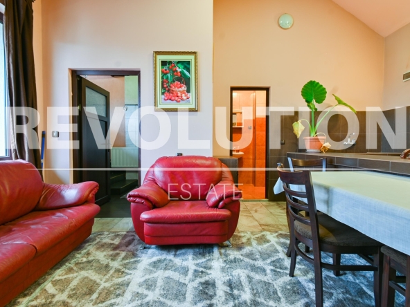 Дава се под наем Етаж от къща в София, Толстой - 82 кв.м за 500 € - Снимка #1