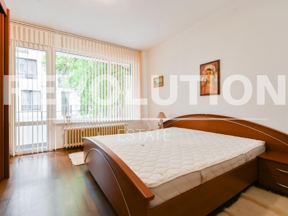 Дава се под наем Тристаен апартамент в София, Център - 93 кв.м за 750 € - Снимка #1