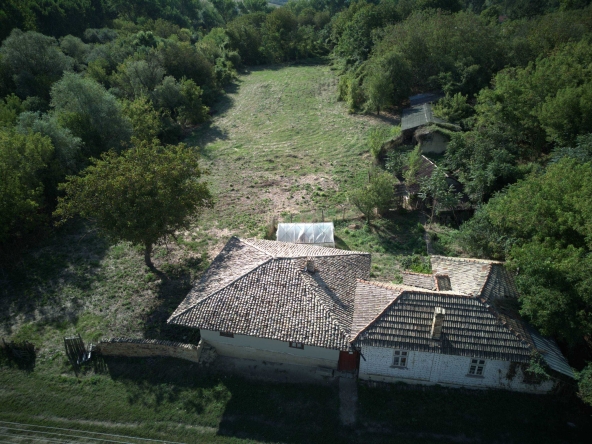 Парцел в с. Ломци, Област Търговище - 4959 кв.м за 9 €/кв.м - Снимка #1