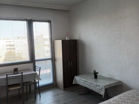 Дава се под наем Едностаен апартамент в Пазарджик, Ставропол - 43 кв.м за 178.5 € - Снимка #1