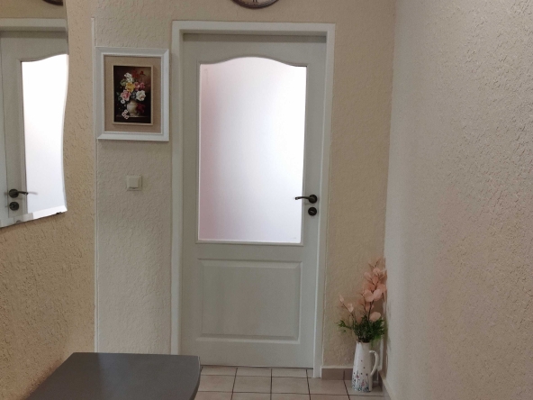 Дава се под наем Тристаен апартамент в Стара Загора, Била - 59 кв.м за 357 € - Снимка #1