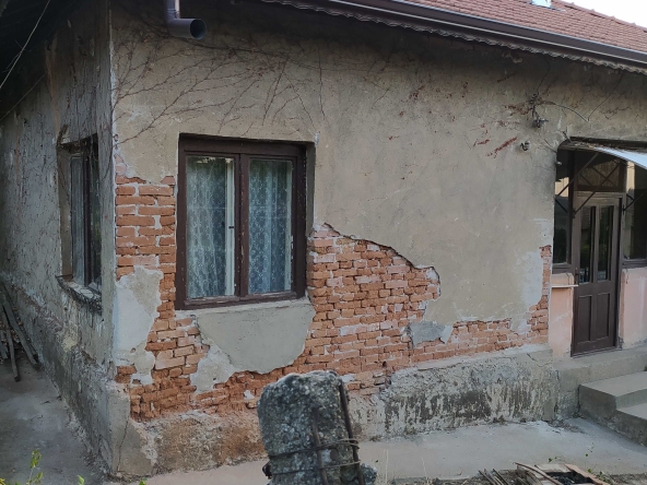 Къща в Червен бряг - 82 кв.м за 498 €/кв.м - Снимка #1