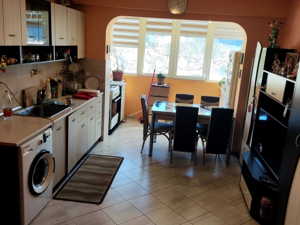 Двустаен апартамент в Тетевен - 65 кв.м за 785 €/кв.м - Снимка #1