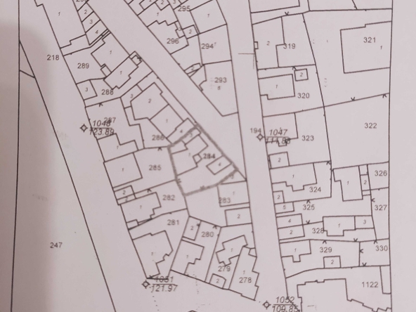 Парцел в Плевен, Идеален център - 300 кв.м за 467 €/кв.м - Снимка #1