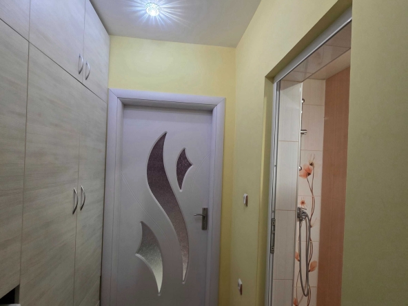 Едностаен апартамент в Търговище, Център - 33 кв.м за 1129 €/кв.м - Снимка #1