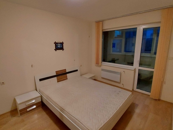 Дава се под наем Двустаен апартамент в Бургас, Славейков - 73 кв.м за 306 € - Снимка #1