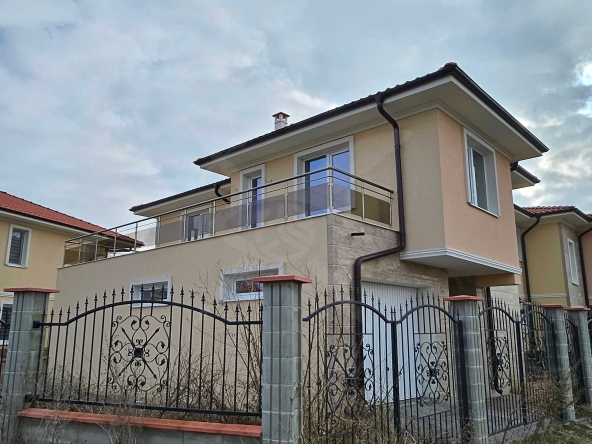 Къща в Поморие - 160 кв.м за 1407 €/кв.м - Снимка #1