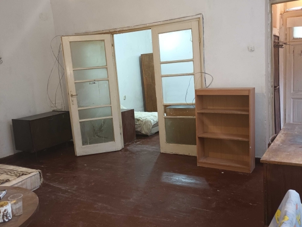 Етаж от къща в София, Център - 65 кв.м за 1108 €/кв.м - Снимка #1