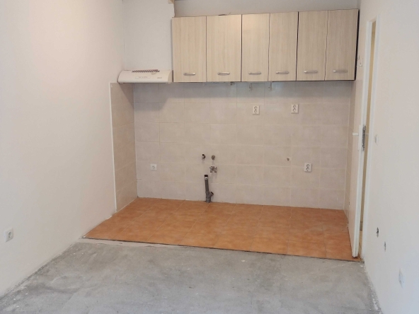 Тристаен апартамент в София, Център - 85 кв.м за 2118 €/кв.м - Снимка #1