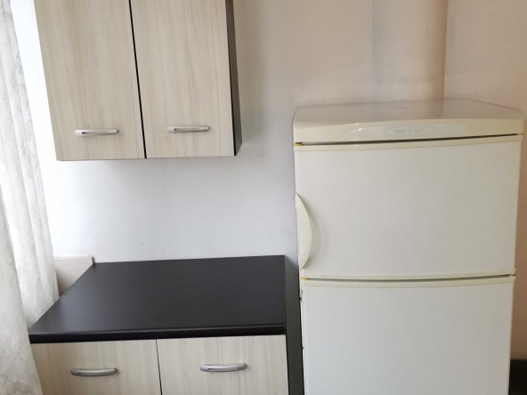 Дава се под наем Двустаен апартамент в Бургас, Меден рудник - зона А - 64 кв.м за 102 € - Снимка #1