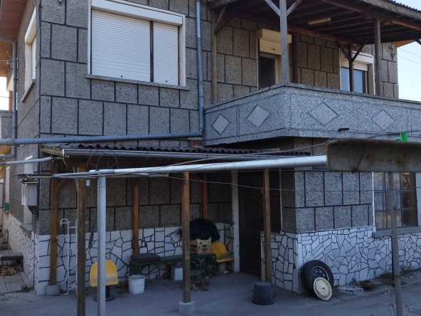 Къща в с. Цалапица, Област Пловдив - 300 кв.м за 417 €/кв.м - Снимка #1