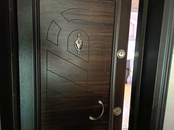 Двустаен апартамент в Плевен, 9-ти квартал - 54 кв.м за 1334 €/кв.м - Снимка #1