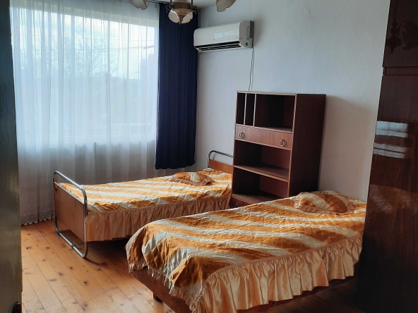 Дава се под наем Тристаен апартамент в Шумен, Пазара - 38 кв.м за 147.9 € - Снимка #1