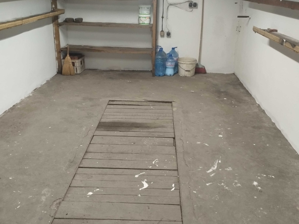 Дава се под наем Гараж / Паркомясто в София, Банишора - 16 кв.м за 76.5 € - Снимка #1