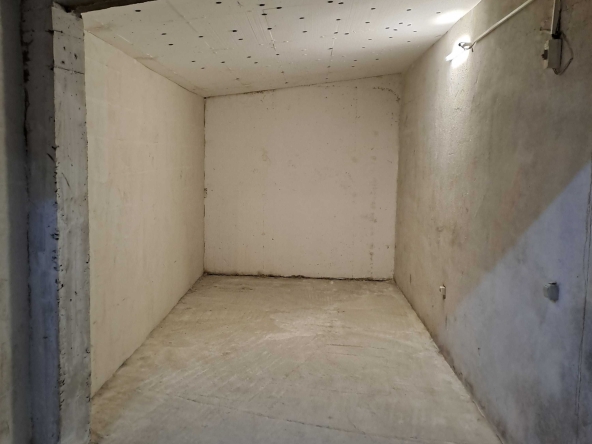 Дава се под наем Гараж / Паркомясто в София, Редута - 16 кв.м за 91.8 € - Снимка #1