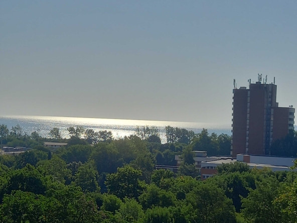 Дава се под наем Двустаен апартамент в Бургас, Лазур - 56 кв.м за 459 € - Снимка #1