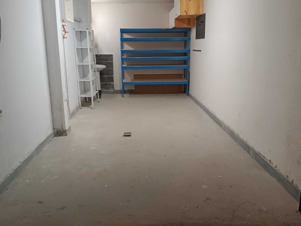 Дава се под наем Гараж / Паркомясто в София, Триъгълника - 18 кв.м за 127.5 € - Снимка #1