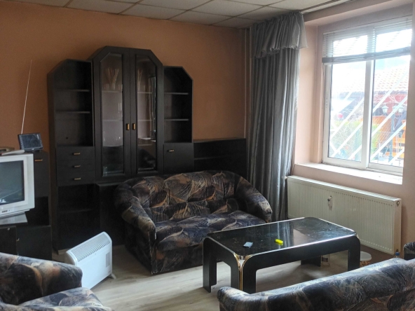 Тристаен апартамент в Перник, Център - 76 кв.м за 1132 €/кв.м - Снимка #1