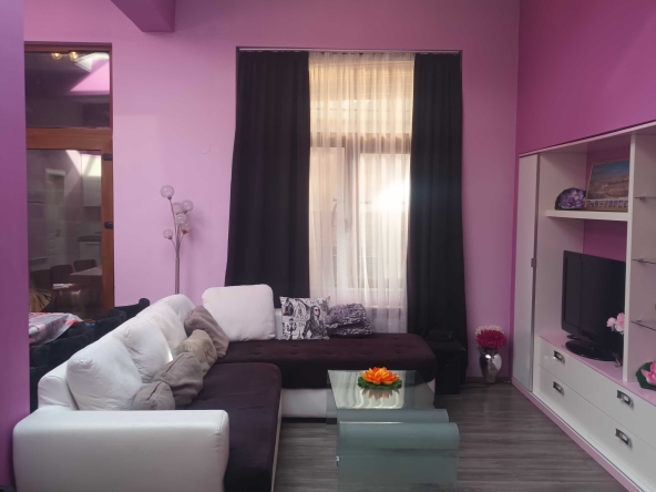 Тристаен апартамент в София, Център - 100 кв.м за 2990 €/кв.м - Снимка #1