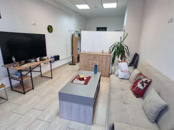 Дава се под наем Офис в Бургас, Възраждане - 40 кв.м за 408 € - Снимка #1