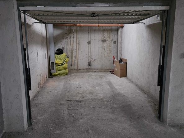 Гараж / Паркомясто в с. Пелишат, Област Плевен - 16 кв.м за 3125 €/кв.м - Снимка #1