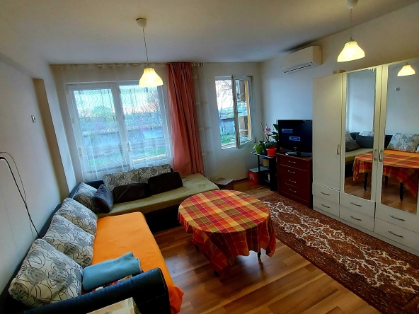 Дава се под наем Двустаен апартамент в Бургас, Възраждане - 60 кв.м за 175 € - Снимка #1