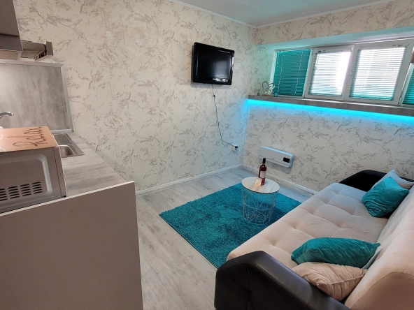 Дава се под наем Едностаен апартамент в Варна, ВИНС - 22 кв.м за 331.5 € - Снимка #1