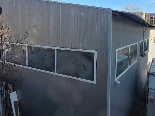 Дава се под наем Промишлена сграда в Варна, Колхозен пазар - 800 кв.м за 51 € - Снимка #1