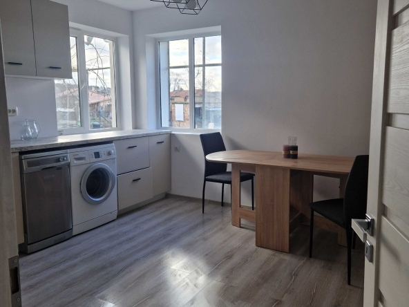 Дава се под наем Къща в Казанлък - 100 кв.м за 306 € - Снимка #1