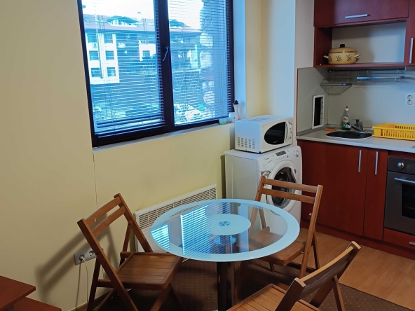 Дава се под наем Двустаен апартамент в Банско - 45 кв.м за 229.5 € - Снимка #1