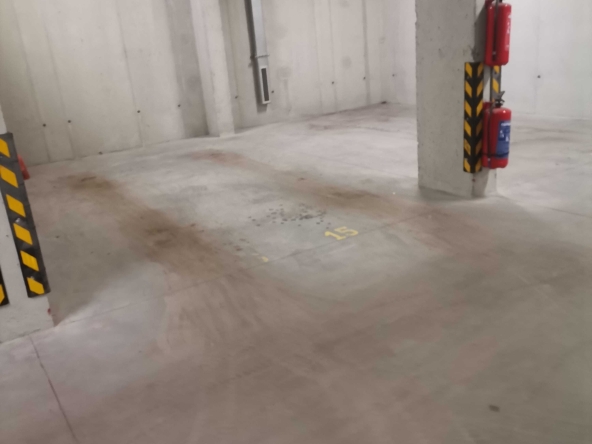 Дава се под наем Гараж / Паркомясто в София, Левски - 15 кв.м за 81.6 € - Снимка #1