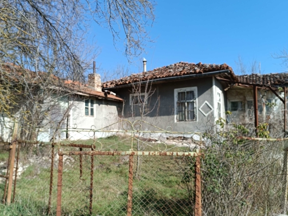 Къща в с. Ботево, Област Варна - 250 кв.м за 92 €/кв.м - Снимка #1