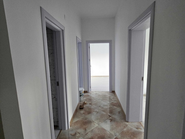 Тристаен апартамент в Горна Оряховица - 110 кв.м за 1455 €/кв.м - Снимка #1