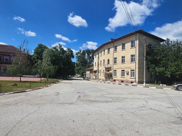 Къща в с. Тотлебен, Област Плевен - 980 кв.м за 19 €/кв.м - Снимка #1