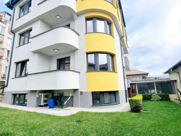 Дава се под наем Тристаен апартамент в Варна, Виница - 120 кв.м за 867 € - Снимка #1