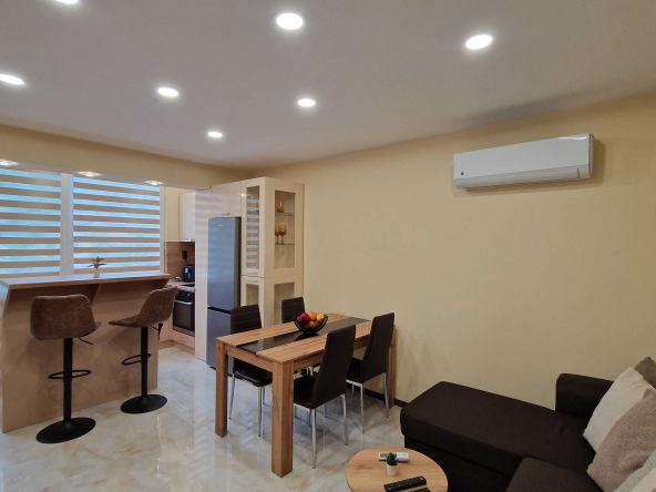 Дава се под наем Тристаен апартамент в Габрово, Дядо Дянко - 60 кв.м за 331.5 € - Снимка #1