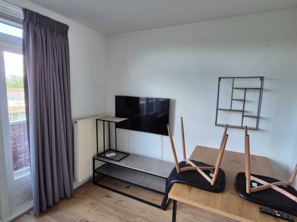 Дава се под наем Двустаен апартамент в София, Център - 65 кв.м за 397.8 € - Снимка #1