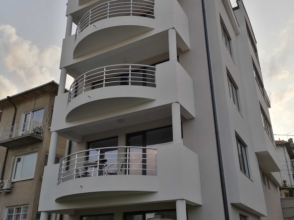 Тристаен апартамент в Габрово, Болта - 135 кв.м за 1371 €/кв.м - Снимка #1