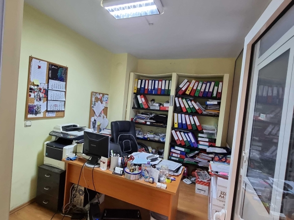 Офис в Разград, Освобождение - 81 кв.м за 1266 €/кв.м - Снимка #1