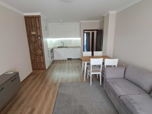 Дава се под наем Тристаен апартамент в Пловдив, Кючук Париж - 87 кв.м за 484.5 € - Снимка #1