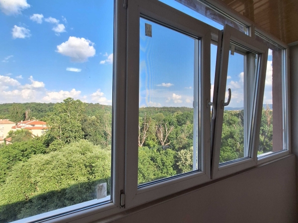 Дава се под наем Двустаен апартамент в Търговище, Боровец - 59 кв.м за 255 € - Снимка #1