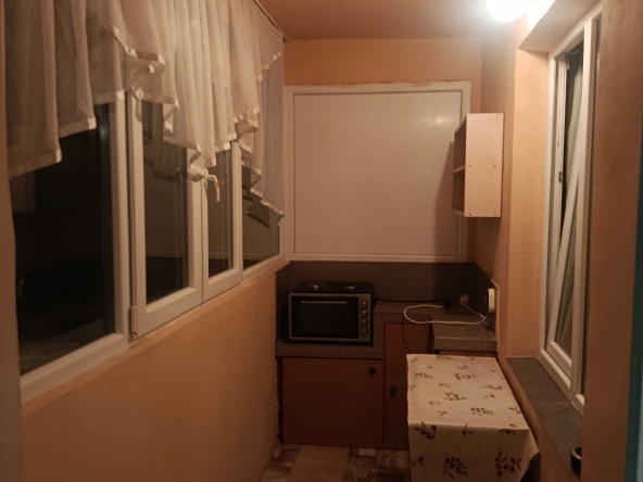 Дава се под наем Тристаен апартамент в Бургас, Меден рудник - зона В - 71 кв.м за 408 € - Снимка #1