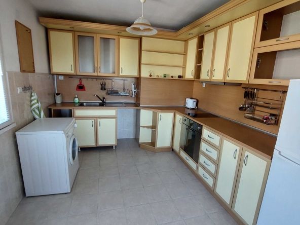 Четиристаен апартамент в Шумен, Добруджански - 124 кв.м за 1049 €/кв.м - Снимка #1