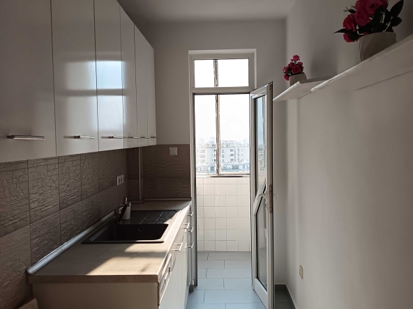 Дава се под наем Тристаен апартамент в Варна, Победа - 70 кв.м за 561 € - Снимка #1