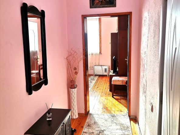 Дава се под наем Двустаен апартамент в Сандански - 55 кв.м за 7.65 € - Снимка #1