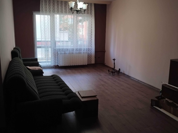 Дава се под наем Четиристаен апартамент в Петрич - 110 кв.м за 1250 € - Снимка #1