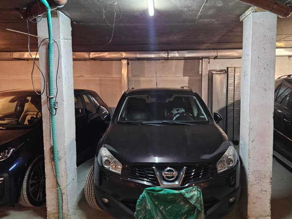 Дава се под наем Гараж / Паркомясто в София, Център - 15 кв.м за 255 € - Снимка #1