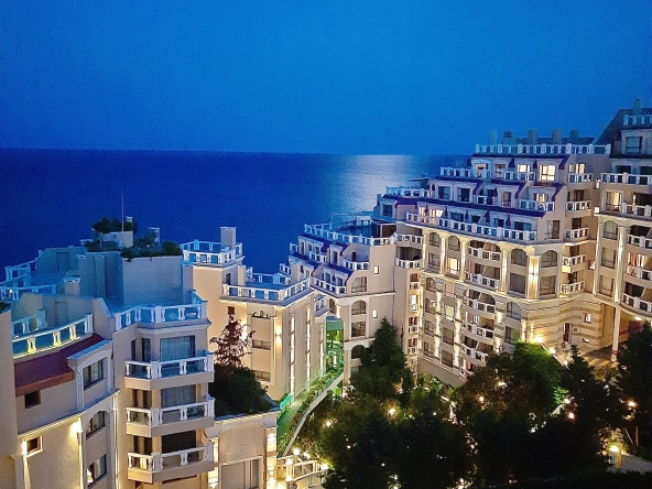 Дава се под наем Двустаен апартамент в Варна, Гръцка махала - 70 кв.м за 750 € - Снимка #1