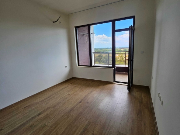 Дава се под наем Тристаен апартамент в Пловдив, Тракия - 85 кв.м за 392.7 € - Снимка #1